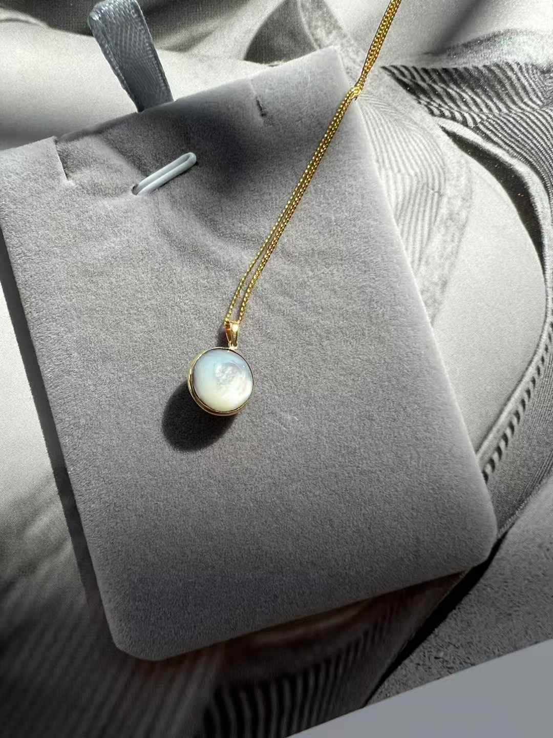 Moonlight-Tahitian Green Mabe Pearl Pendant