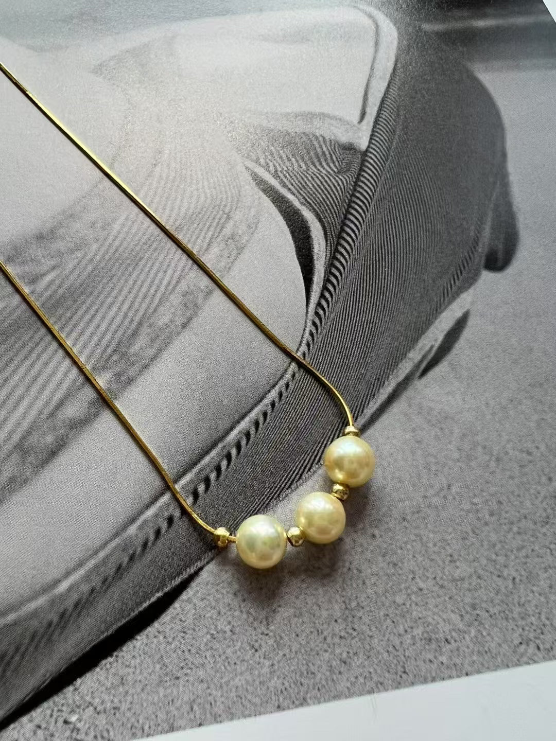 Moonlight- Akoya Smile Necklace