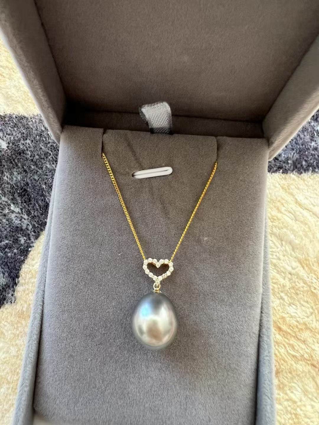 Silver-Grey Tahitian Drop Pearl Pendant