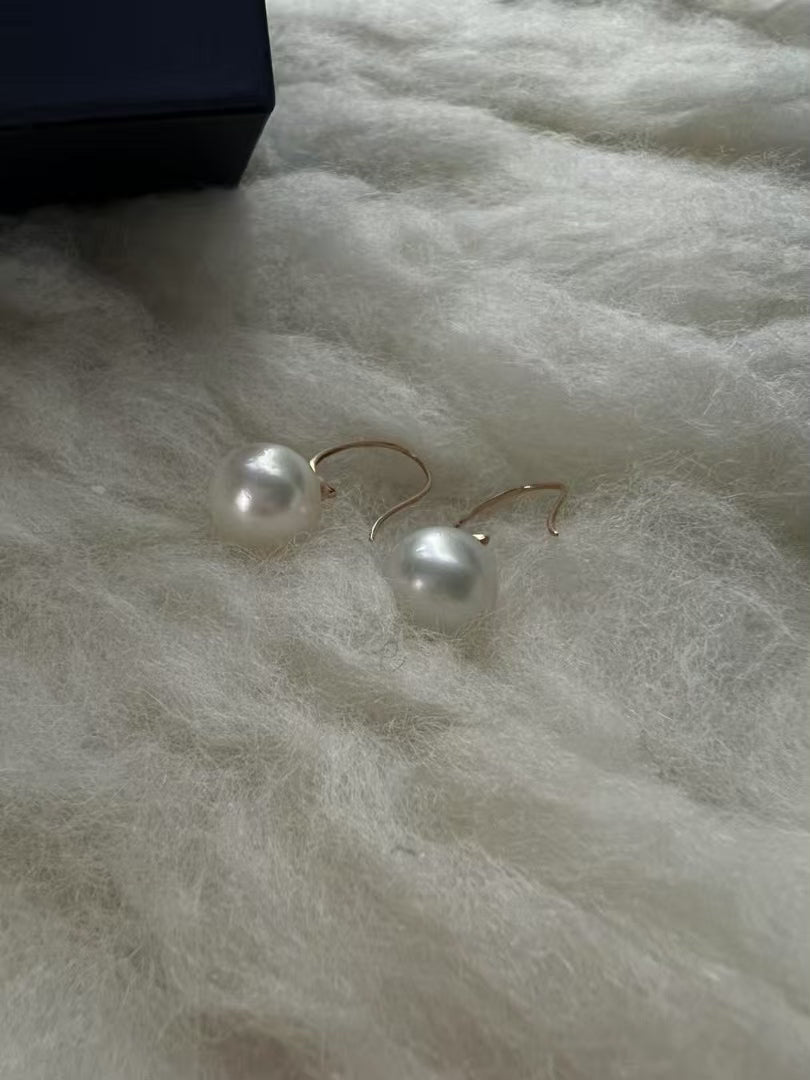 Moonlight-Chalice Pearl Earrings