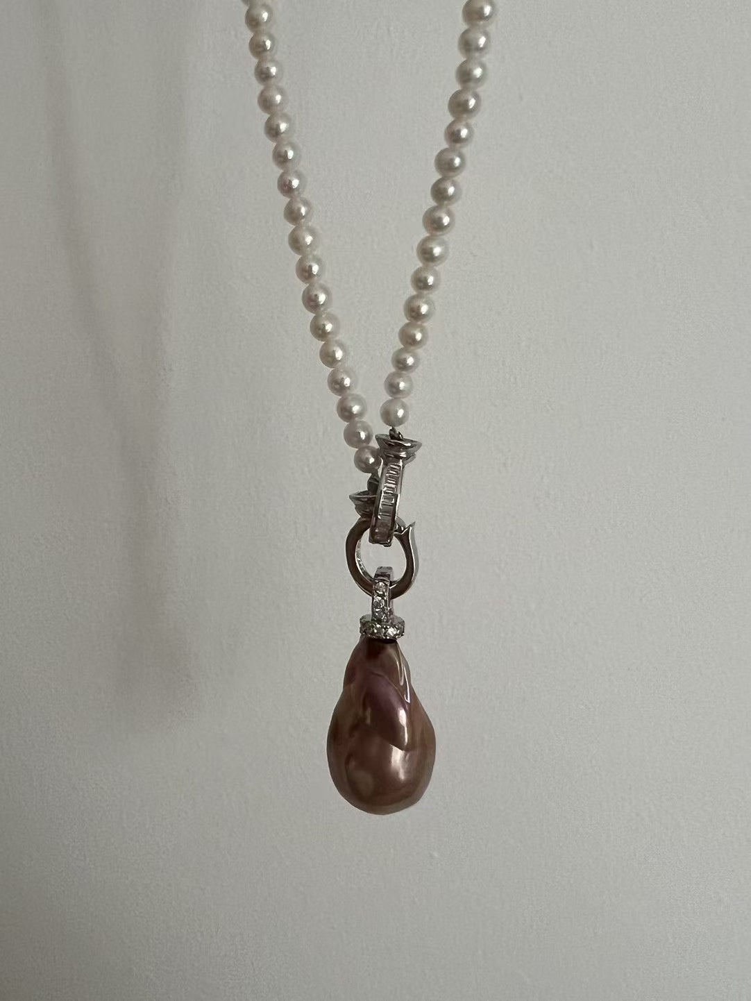 Moonlight-Lightshift Lilac Baroque Pearl Pendant
