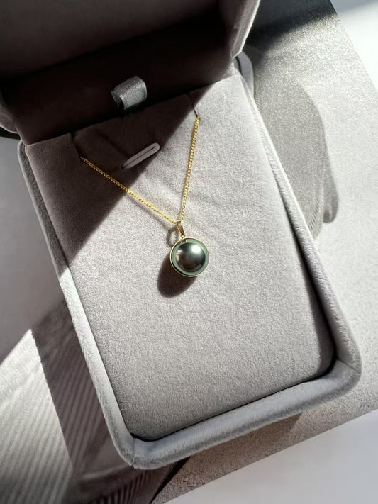 Moonlight-Tahitian Green Mabe Pearl Pendant