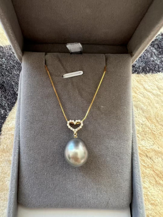 Silver-Grey Tahitian Drop Pearl Pendant