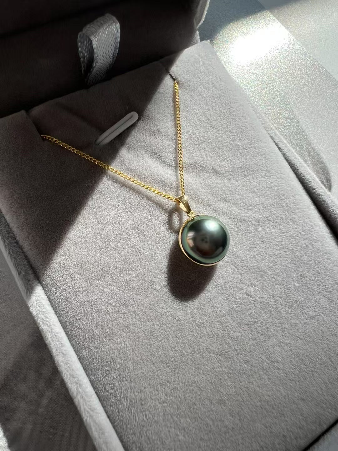 Moonlight-Tahitian Green Mabe Pearl Pendant