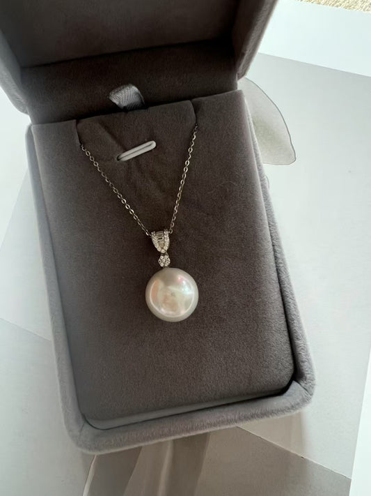 Edison Pearl Pendant– Cool White Blue